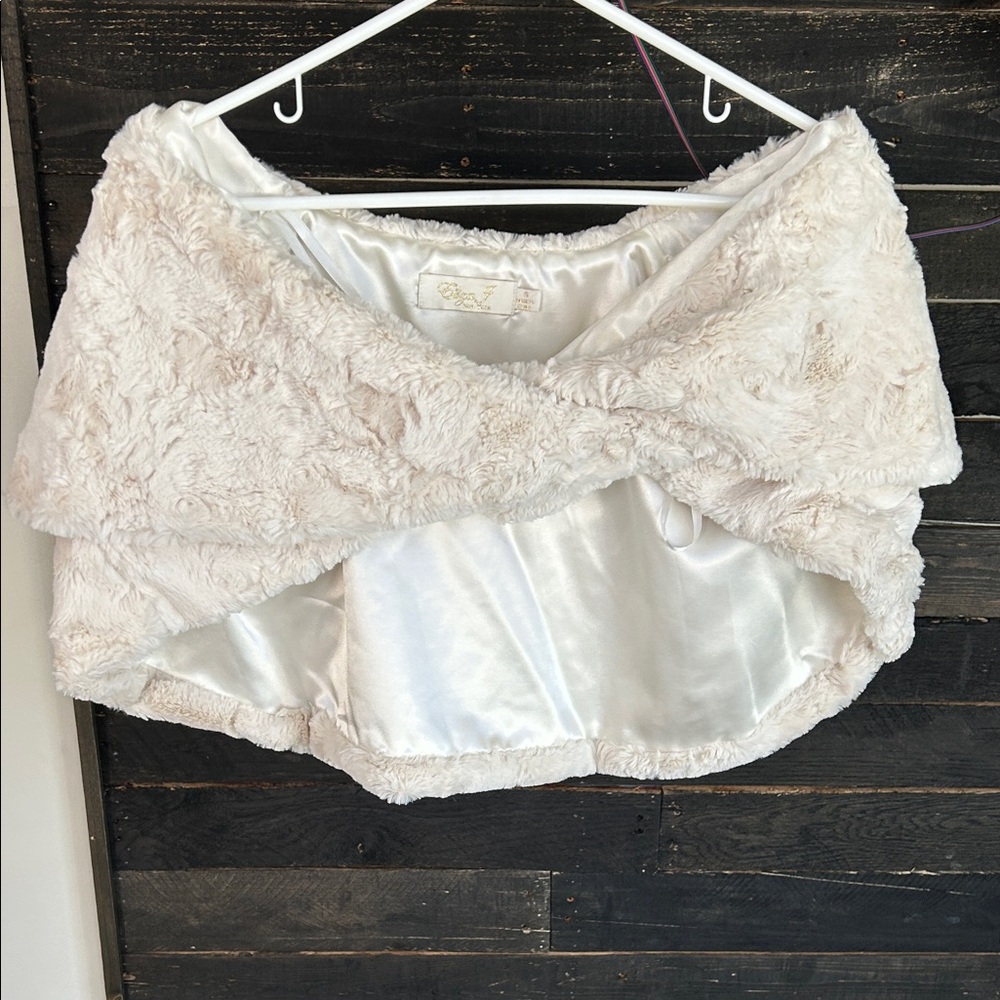 Eliza J Cream Faux Fur Wrap